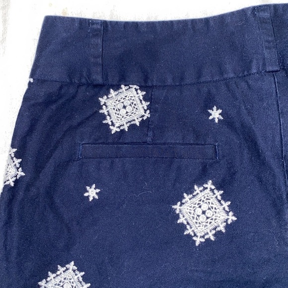 LOFT Riviera navy blue & white embroidered shorts size 4 - Picture 9 of 9